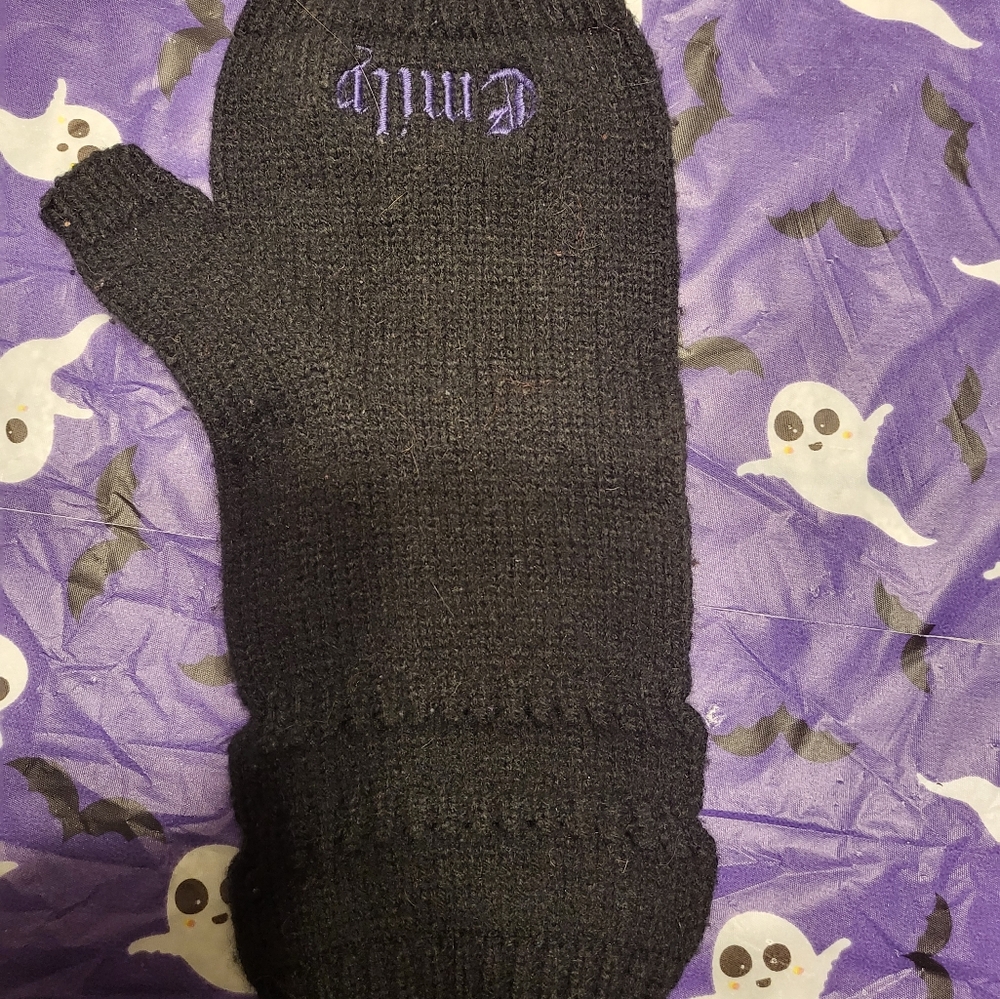 Emily strange glove(one)